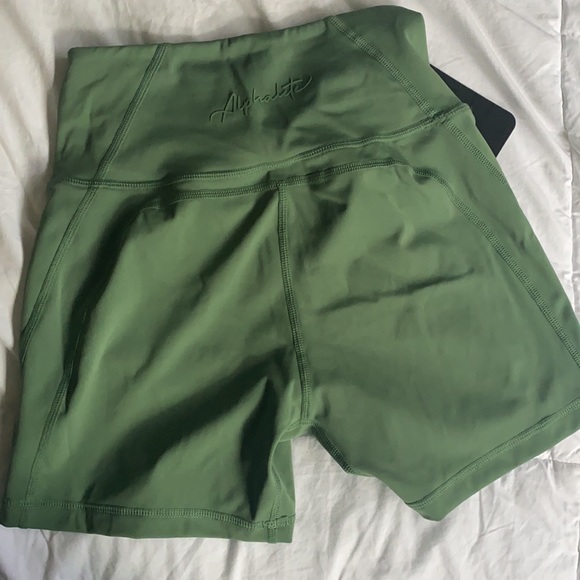 Alphalete shorts - Picture 2 of 2